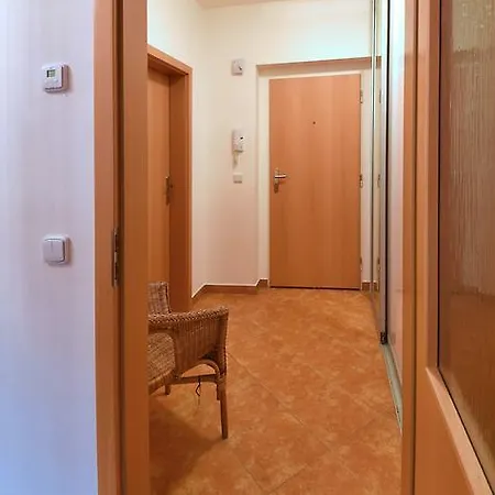 Apartment Apartman Hradecanka *