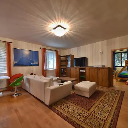 Apartment Apartman Hradecanka